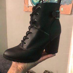 Brash - Black High Booties 🖤 (leathery ;)